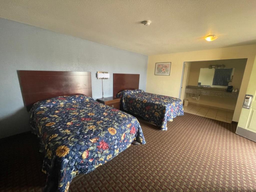 Village Inn 애더 외부 사진